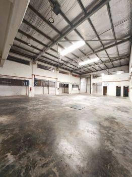 Taman Perindustrian Tan Sri Yaacob  1.5 Storey Semi D For Rent