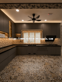 Custom Kitchen Cabinet with Quartz Stone at Klang