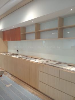extra white colour glass