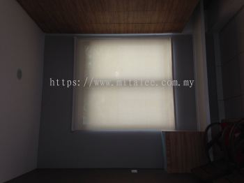 ROLLER BLIND