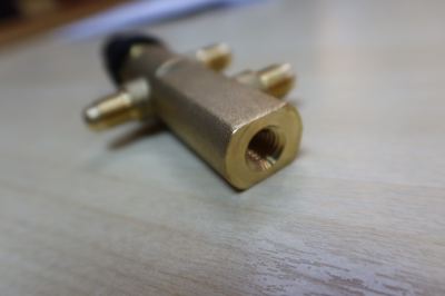 CASTEL 6020/222 (1/4" SAE X 1/4" SAE X 1/4" SAE) THREE WAYS HERMETIC VALVE