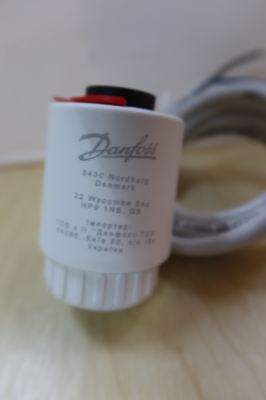 DANFOSS 082F1600 TWA-Q THERMAL WAX ACTUATOR 230V NC 1.2M CABLE