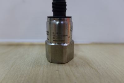 DAIKIN (APPLIED) C04099045870 WIKA PRESSURE SENSOR 16BAR 67257605 (UAM40CFM-SCROLL CHILLER)